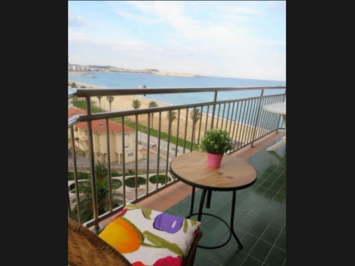 Apartamento Torre Valentina Frente Al Mar Калонже Экстерьер фото